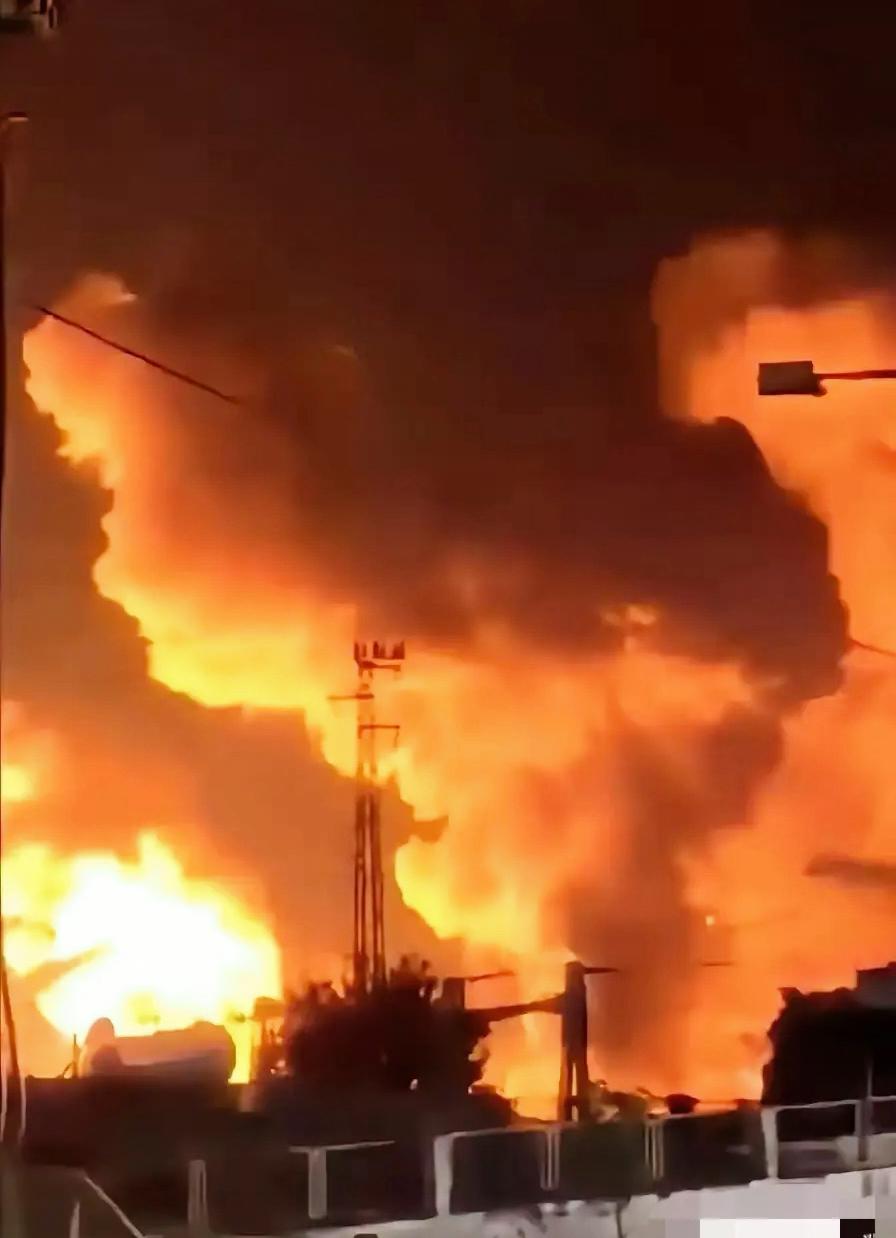 谁能料到，

一枚没瞄准目标的导弹碎片，

竟让以色列陷入了比正面交战更可怕的恐