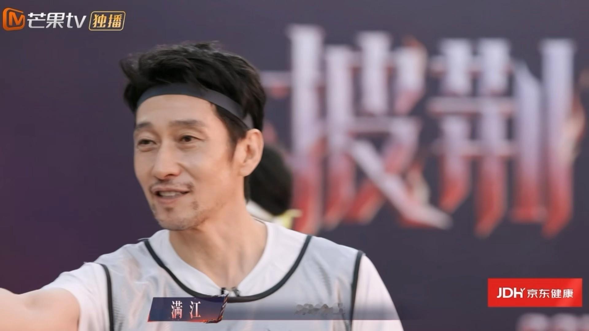 王赫野魔丸属性真藏不住披荆斩棘王赫野[超话] 从舞台跳舞到综艺小游戏，他永远是自