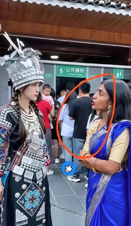 贵州景区，印度女子不排队上厕所，还理直气壮：在印度我们不用排，要排也是你们排！