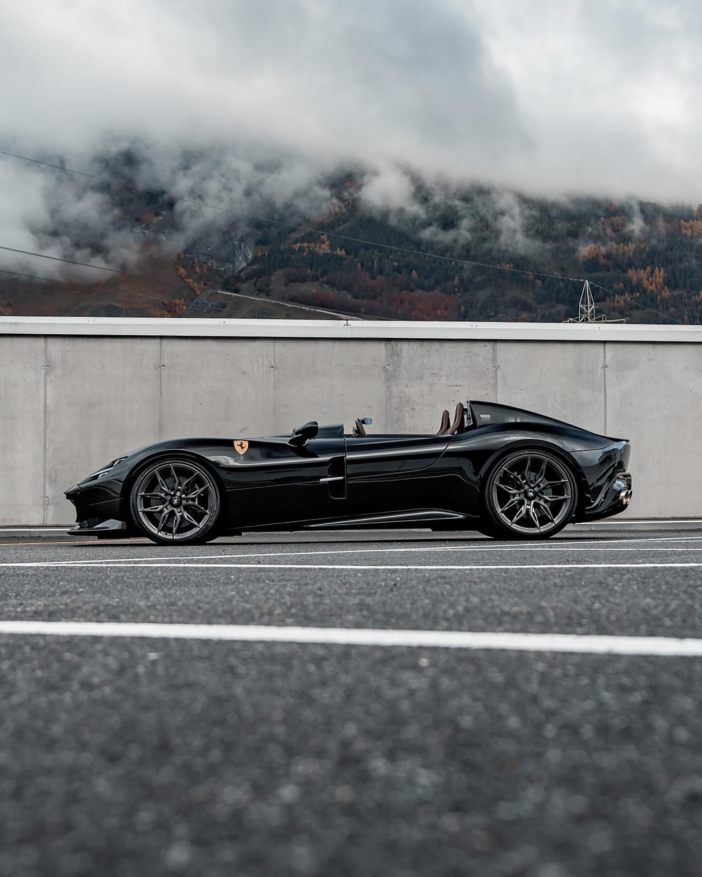Ferrari Monza SP2法拉利 没有风挡玻璃，太吹脸，所以我没买… ​