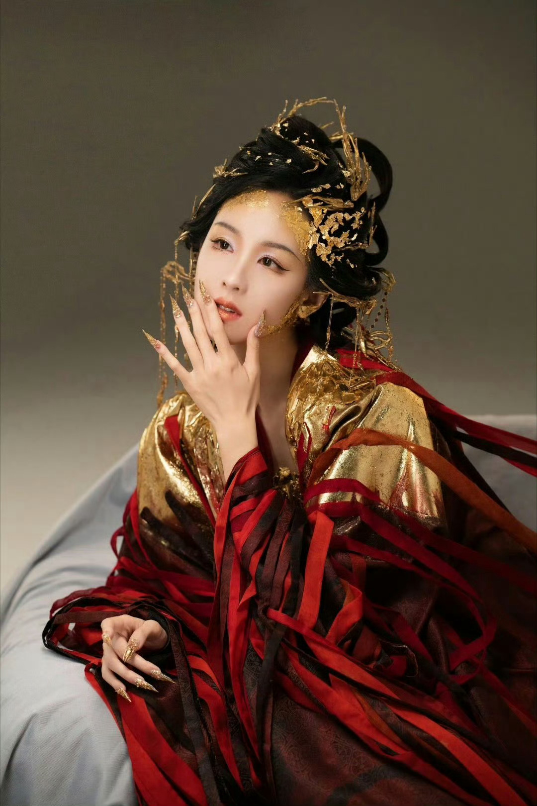ai也美不过陈都灵想当时镜妖的出场直接美的我阴暗爬行托马斯螺旋升天期待陈都灵新作