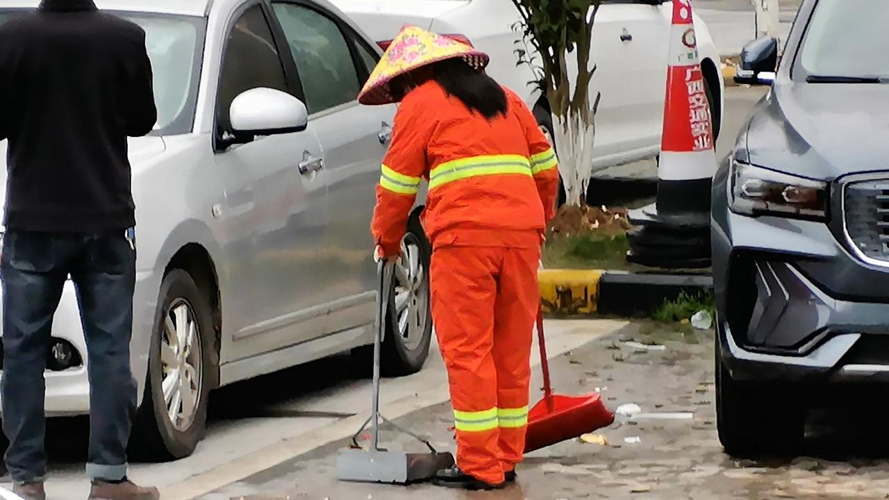 今天是2026年大年初六，自驾游到广西柳州的三江南高速服务区停车休息，由于是春节