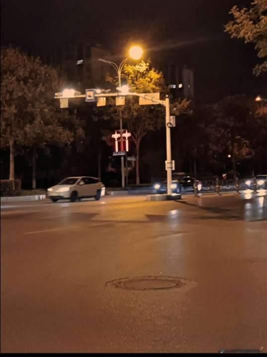 情感 “该坏的时候，坏一点.        不然好人当久了，别人以为你怂” 