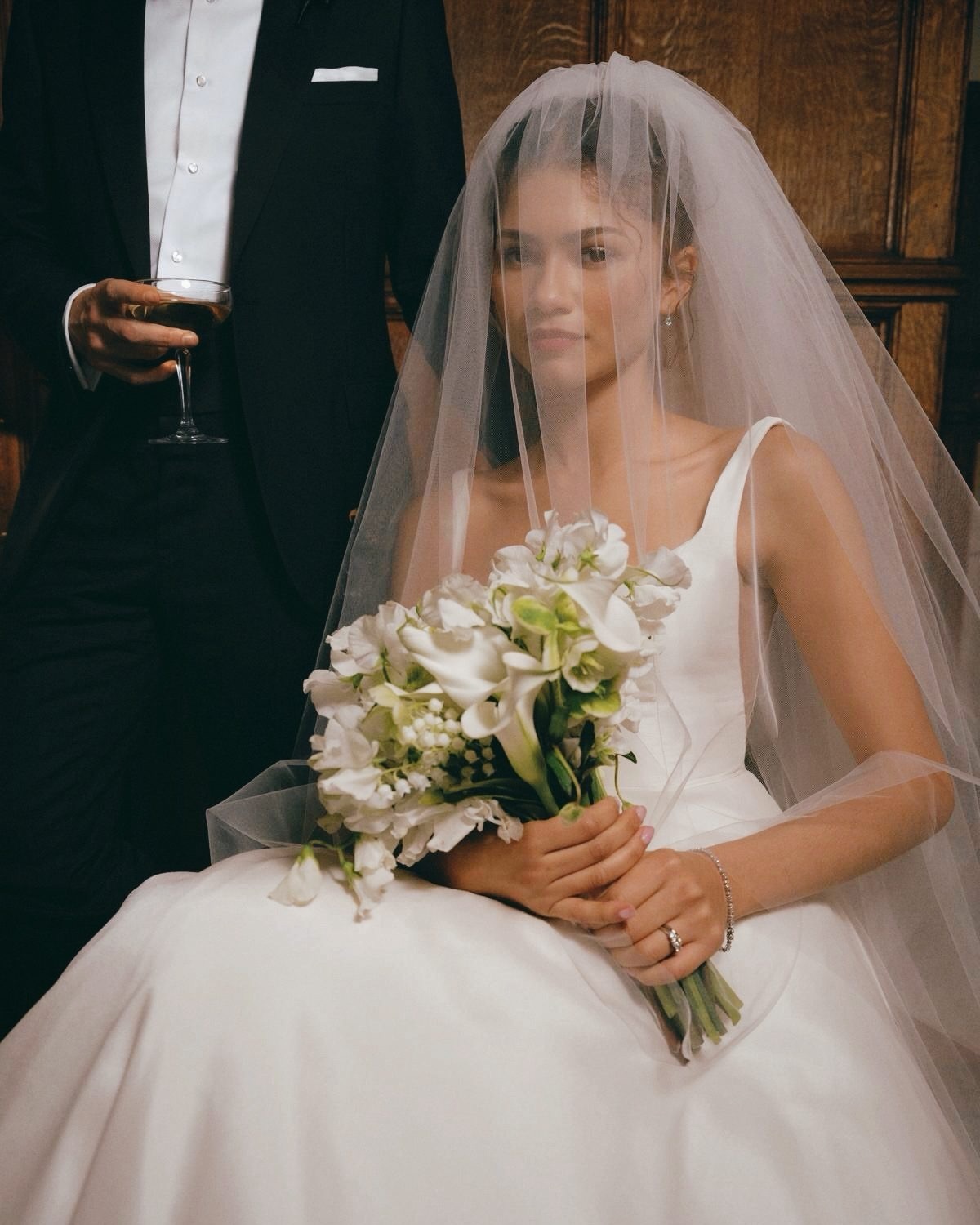 Vogue发布 Zendaya 和 Robert Pattinson 的《爱情抓