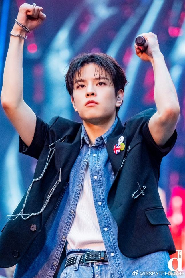【D美图】Who : straykids[超话] Where : 英国托特纳姆热