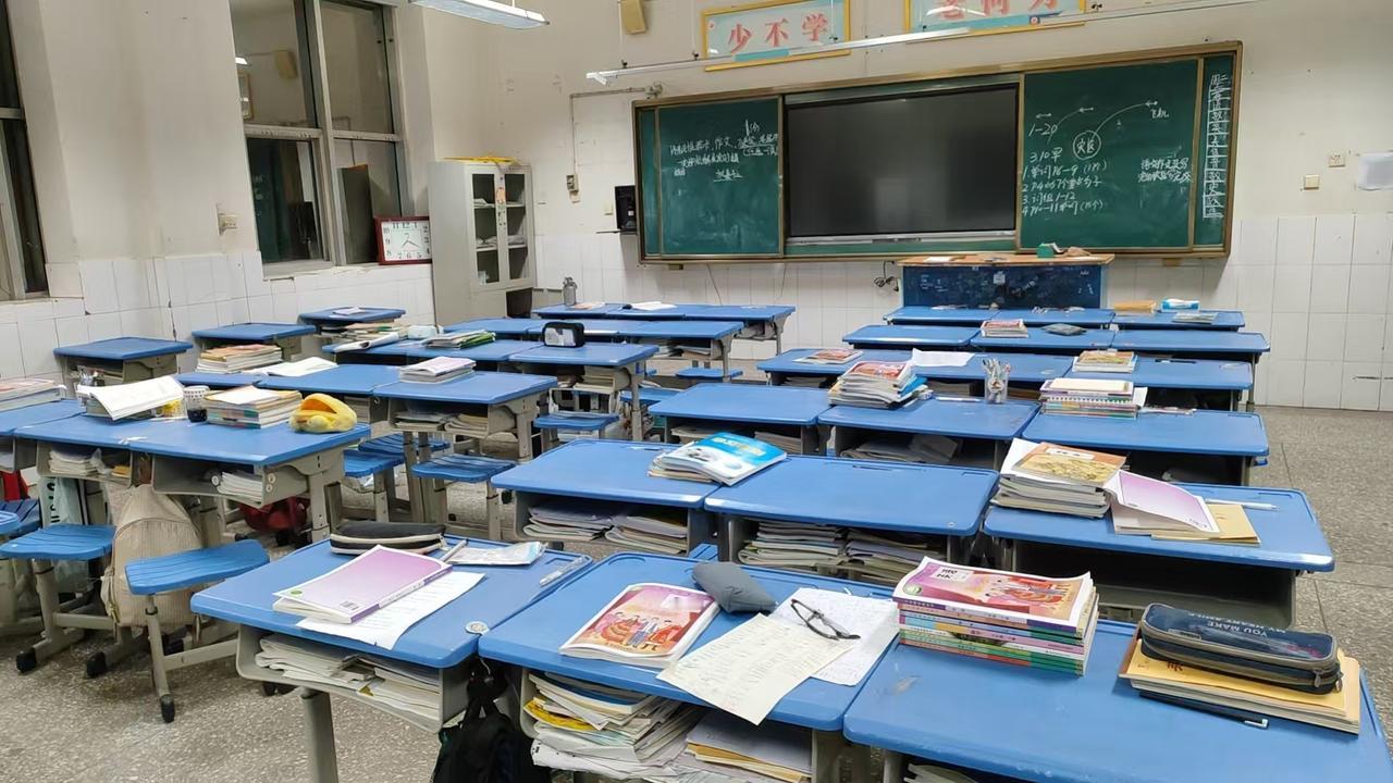 上周开学下课后，几个孩子聚在一块说假期玩了什么，班主任听后说：看这多开心，真玩美