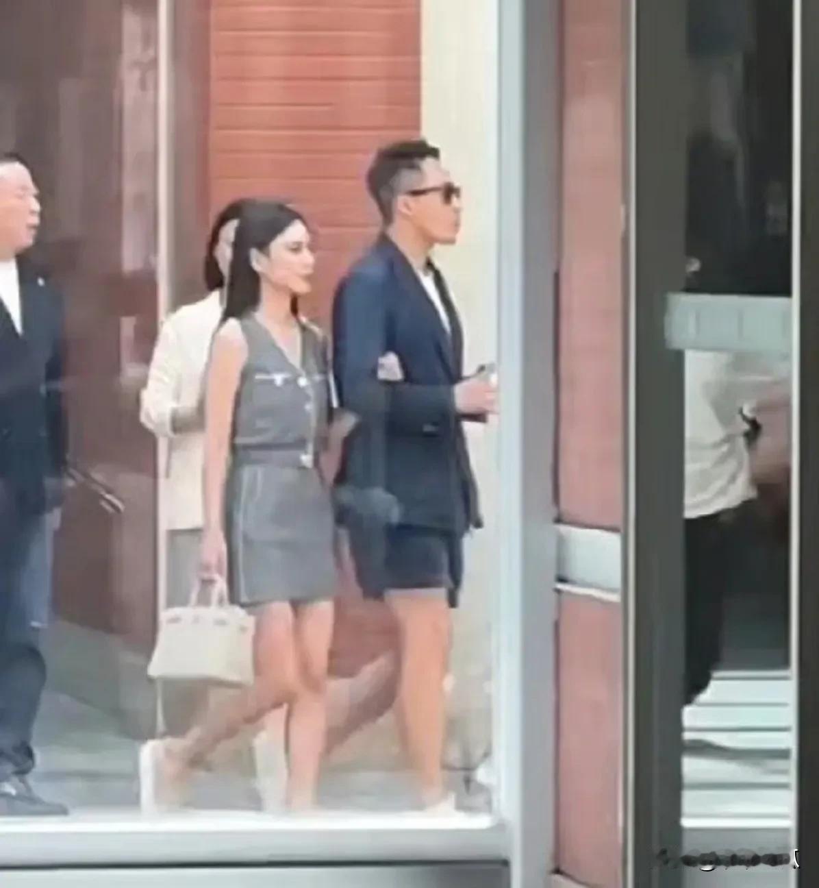 不知道为什么，汪小菲每次带她出行，总有种刻意秀的感觉！
尤其是在结婚后，汪小菲的