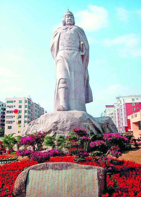 《南安赋》

闽之东南，有邑南安。山川形胜，气象万千。枕戴云之巍峨，襟晋江之波澜
