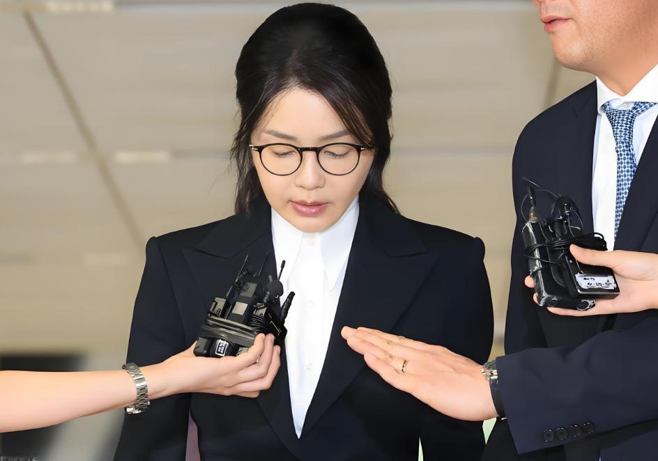 李在明根本不打算放过金建希，特检组对她的羁押时间已经延长了，而且我估计，即便这次