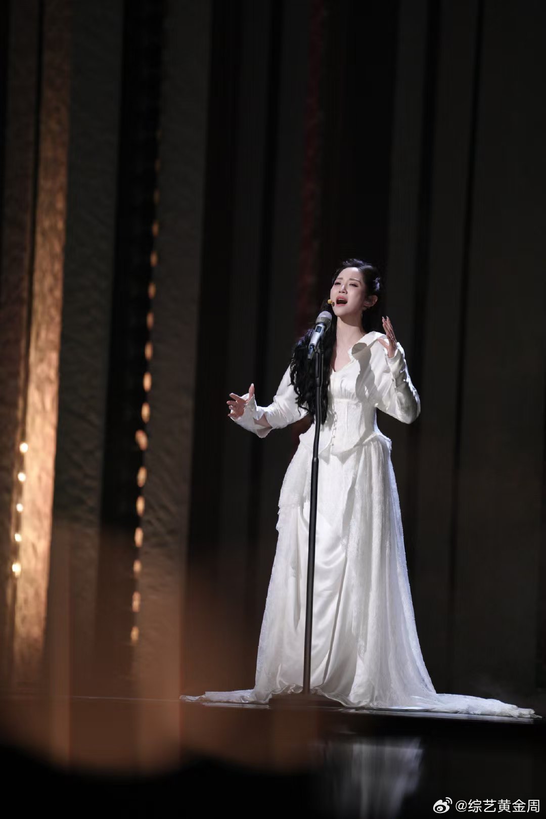 浪姐初舞台剧照乘风2026乘风2026初舞台剧照，姐姐们温柔又飒爽，太圈粉 