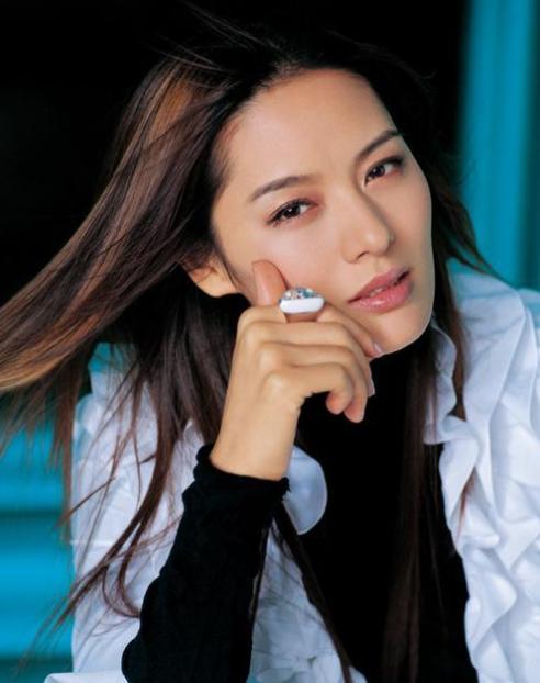 2007年，马艳丽正在德国筹备时装发布会，突然接到了助手的电话：“艳丽姐您的丈夫