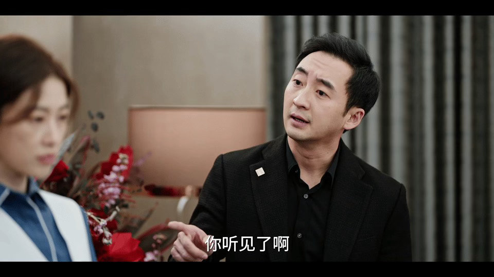 朱珠新剧把小三钉椅子上 许蜜语这一手真的太解气了，不吵不闹不哭不争，就是用行动说