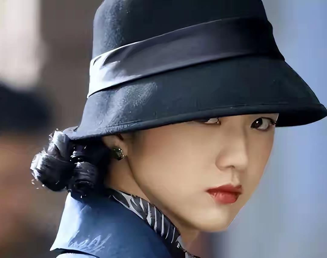 1947年，359旅主任刘亚生被俘，胡宗南叫来女部下：今晚拿下他！
 
胡宗南打