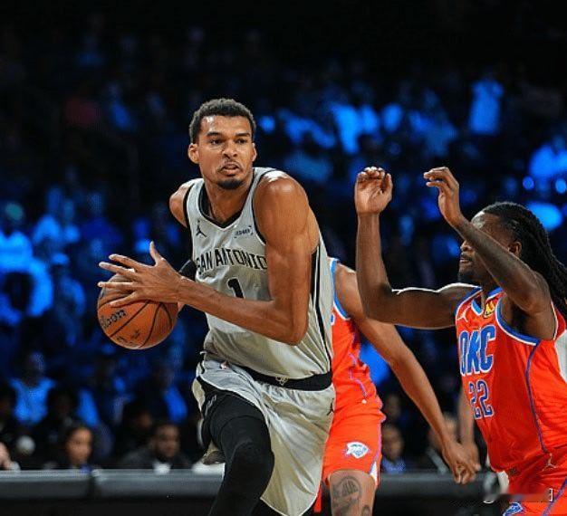 马刺111:109击败雷霆，和尼克斯会师杯赛总决赛！
文班亚马复出，替补出战21