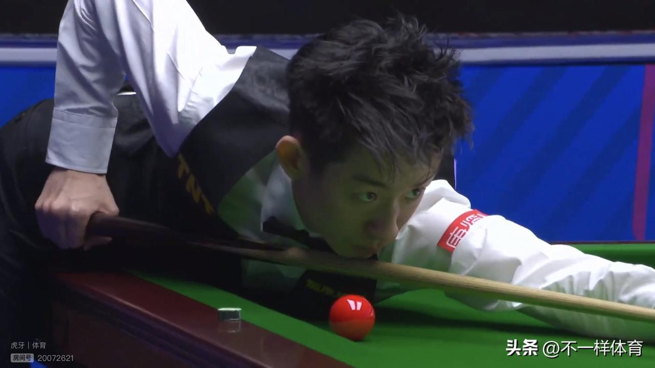 吴宜泽5-2战胜囧哥晋级斯诺克世界公开赛八强，一杆破百，三杆60+，囧哥一杆破百