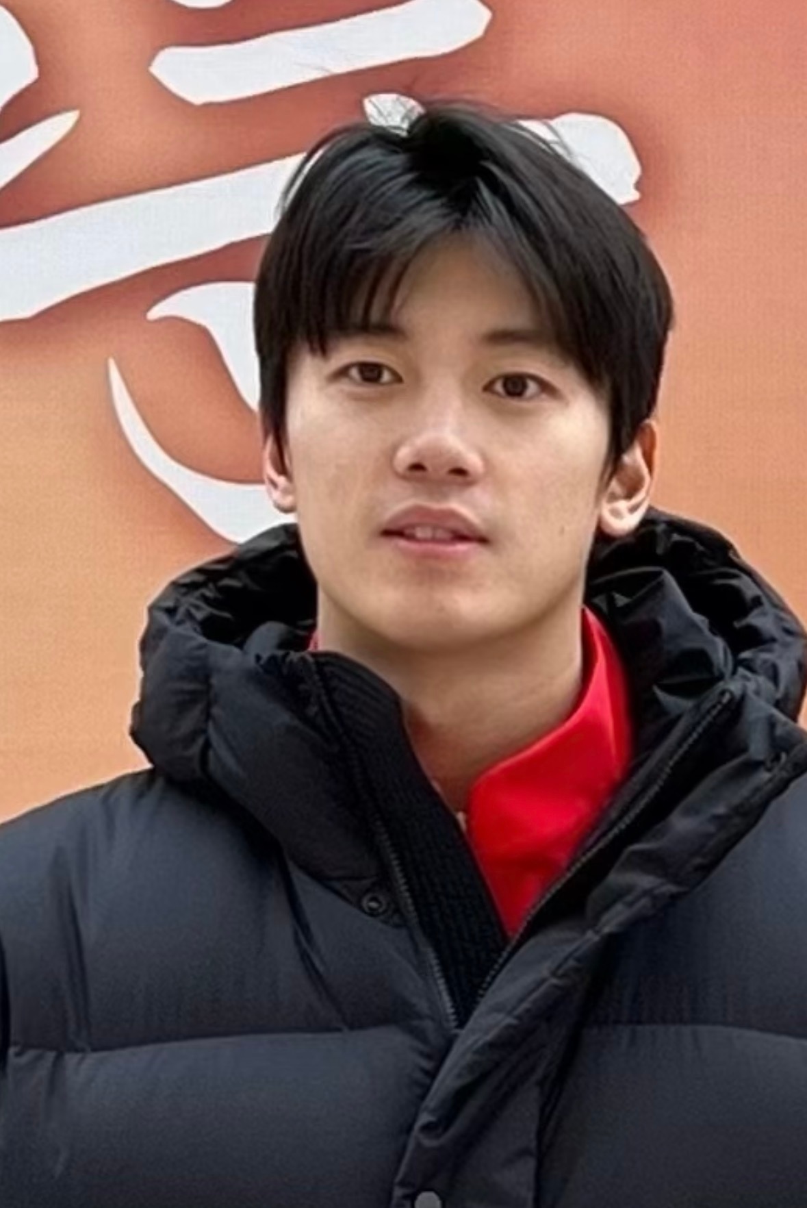 放大好清晰的泳镜印子……好安心 