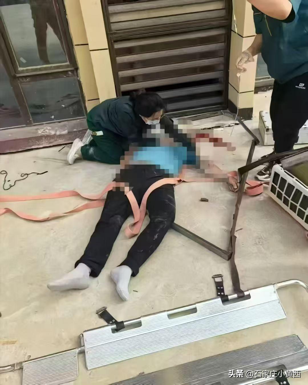 但是真到除了意外，后面就是一个破碎的家庭👨‍👩‍👦。
我家是顶楼，上次家里