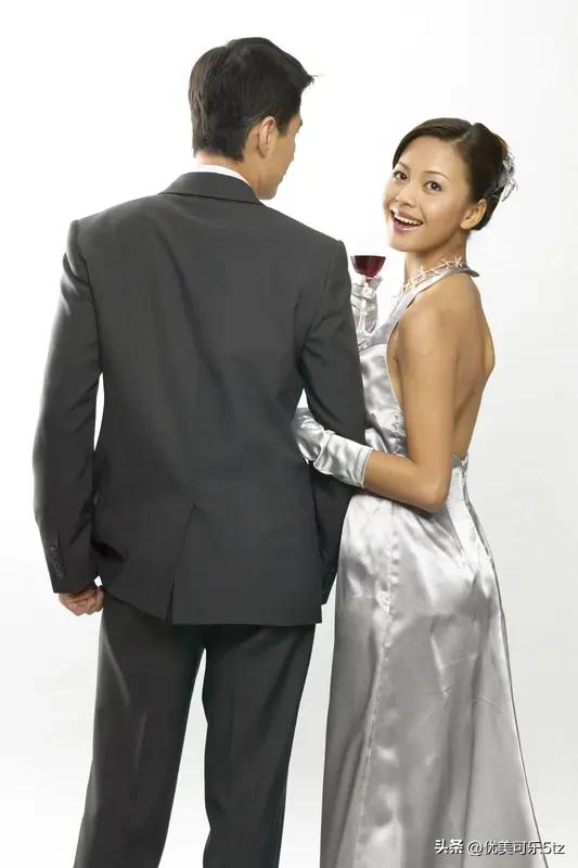从情感角度而言，男人娶老婆、女人嫁老公，是为了寻找一个灵魂伴侣。在漫长的人生旅途
