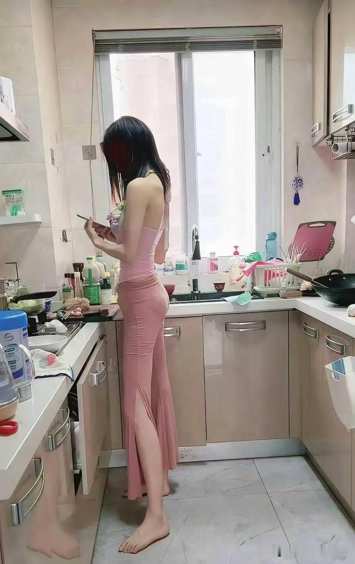 说她是最美厨娘，你认同、服气不？