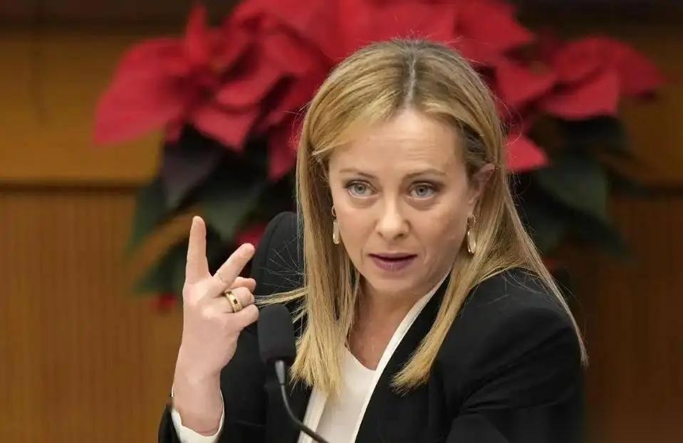 意大利总理梅洛尼突然发飙了，直接对着以色列开骂！ 事情是这样的，以色列军队在黎巴