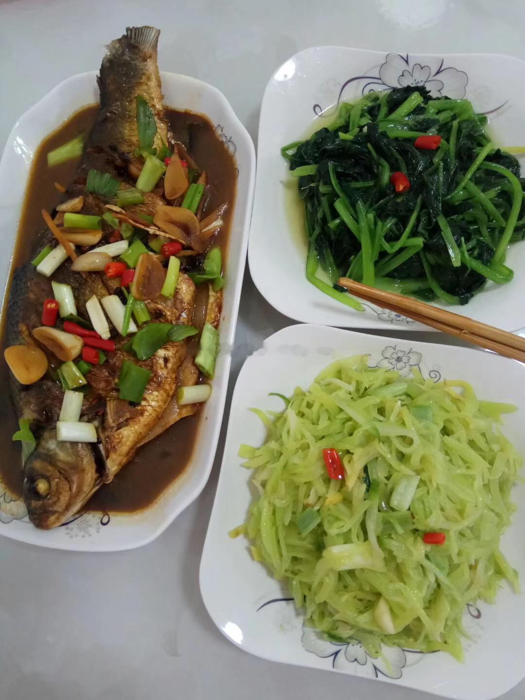 现货黄金 一上午看下来还是整体很弱，但是弱跟弱不同，虽然很弱但是没有延续性的下破