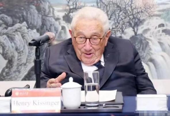 100岁的基辛格曾预测：若爆发三战，敢攻打美国本土的国家只有3个。中国人民的老朋
