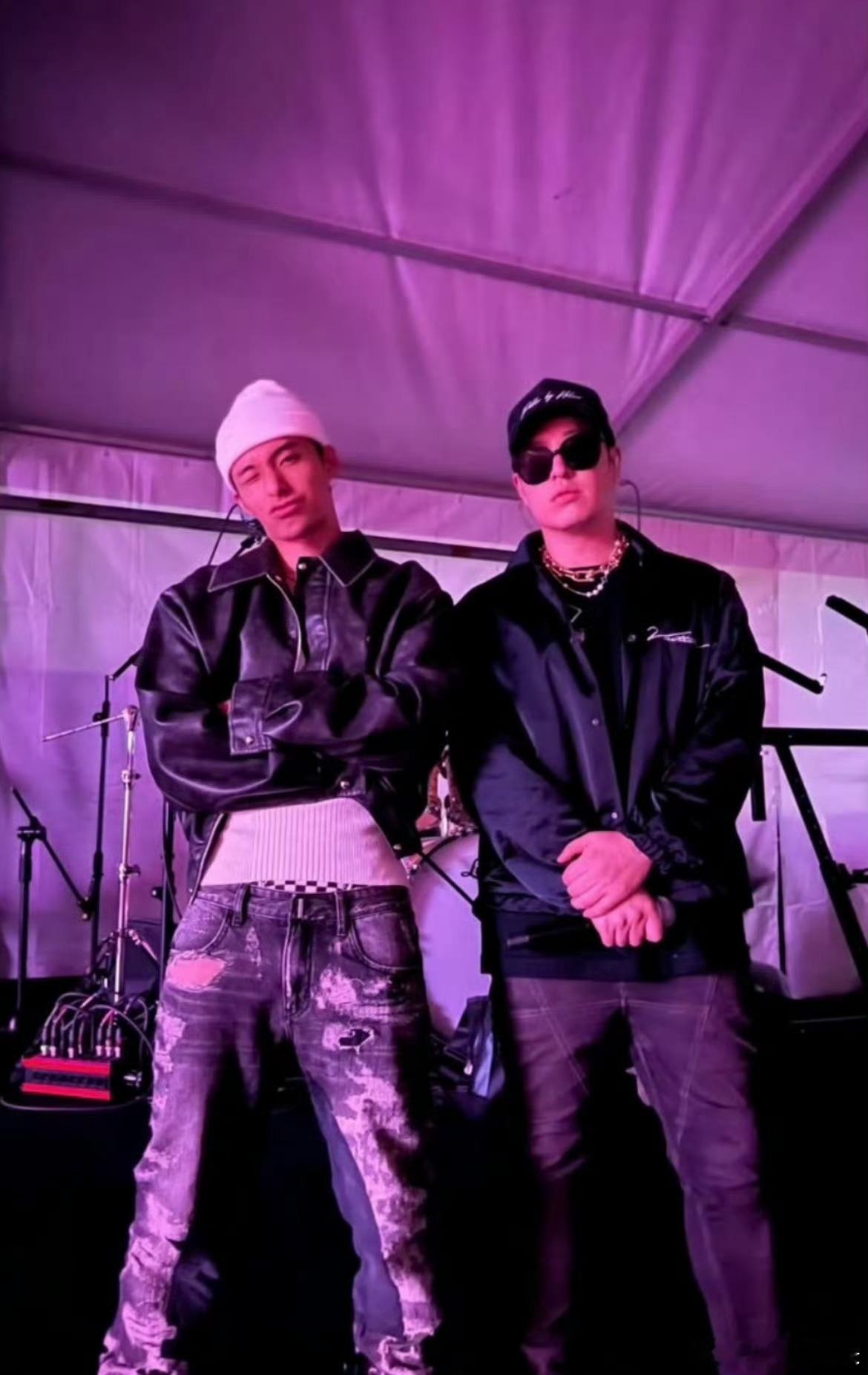 潘玮柏双人舞的世界人来人往 潘玮柏今年狂解锁超多双人舞台，搭档王心凌、孟佳、小鬼