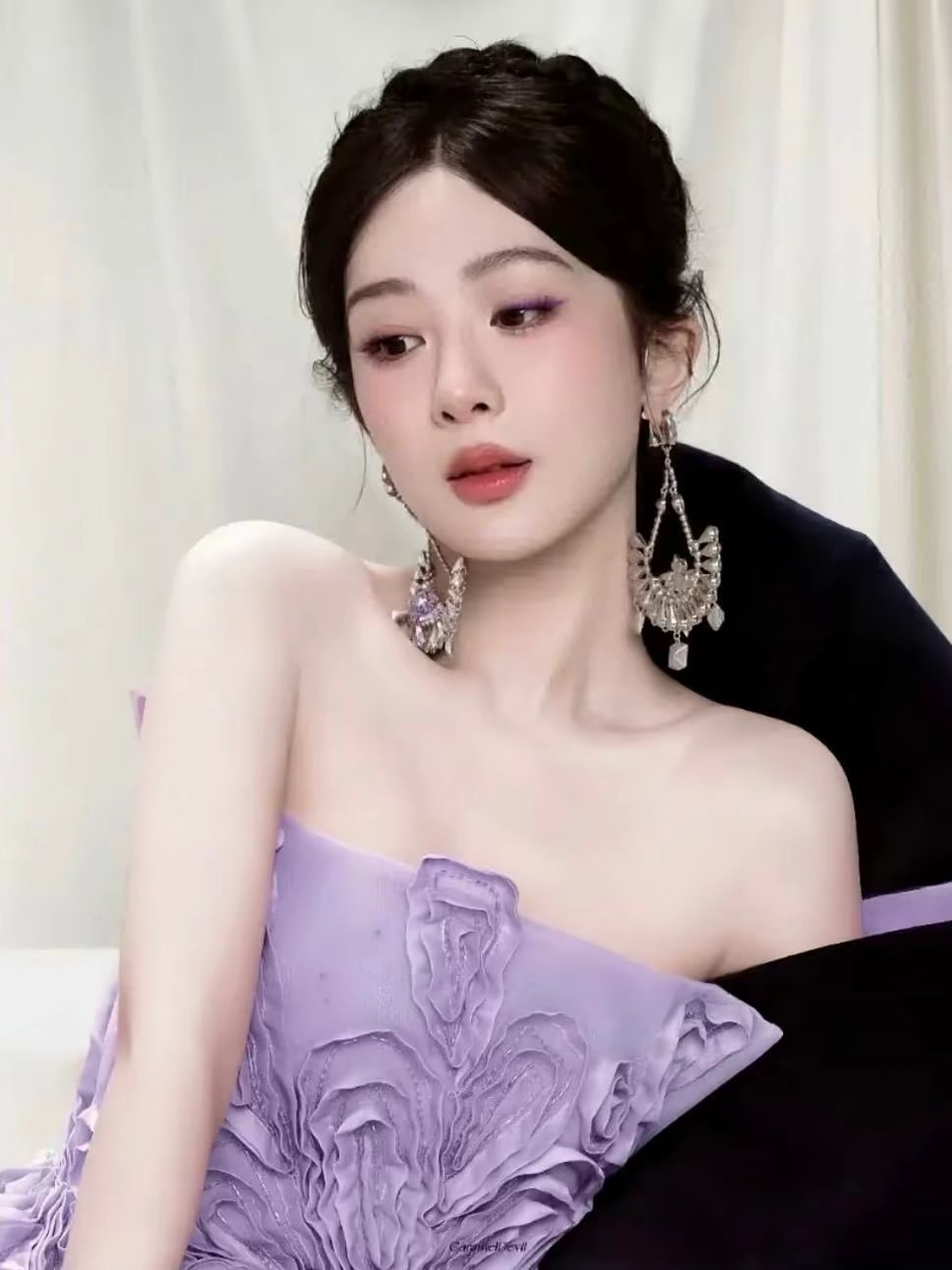 杨紫  yz杨紫长相思 yz长相思小夭你在泥泞路上踏出的每一步 都已将开出绚烂的