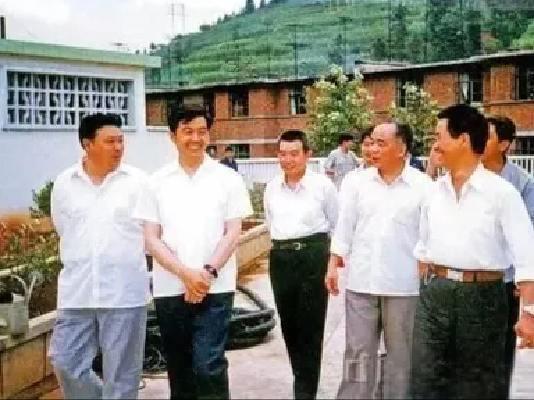 传播正能量 我要上热们