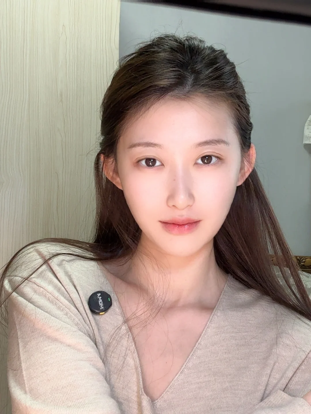 现在更上镜了