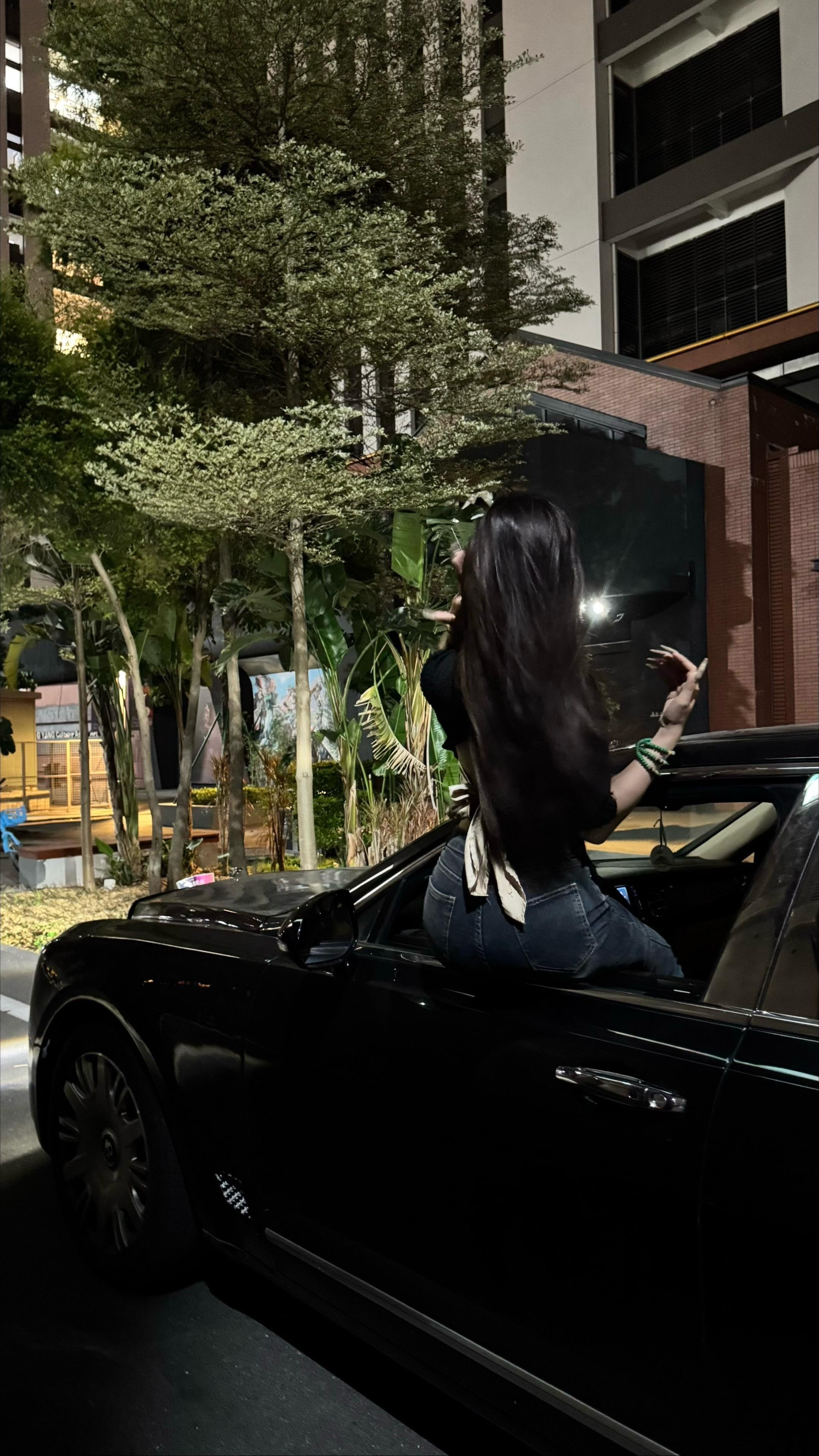 车窗卡不住我所以我也拍了