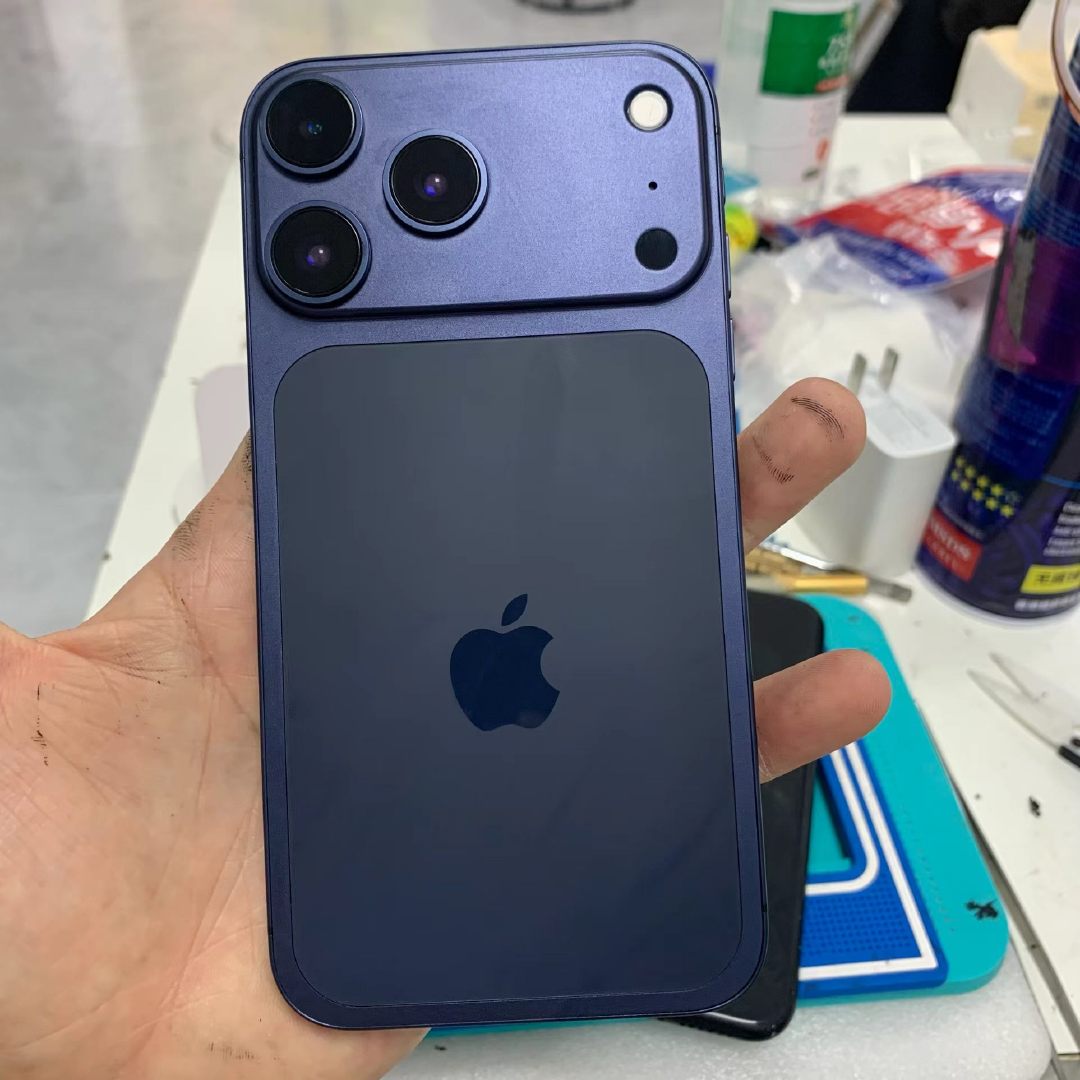iPhone XR的含金量还在上升。爆改17Pro，背面真的分不出来了，正面简直