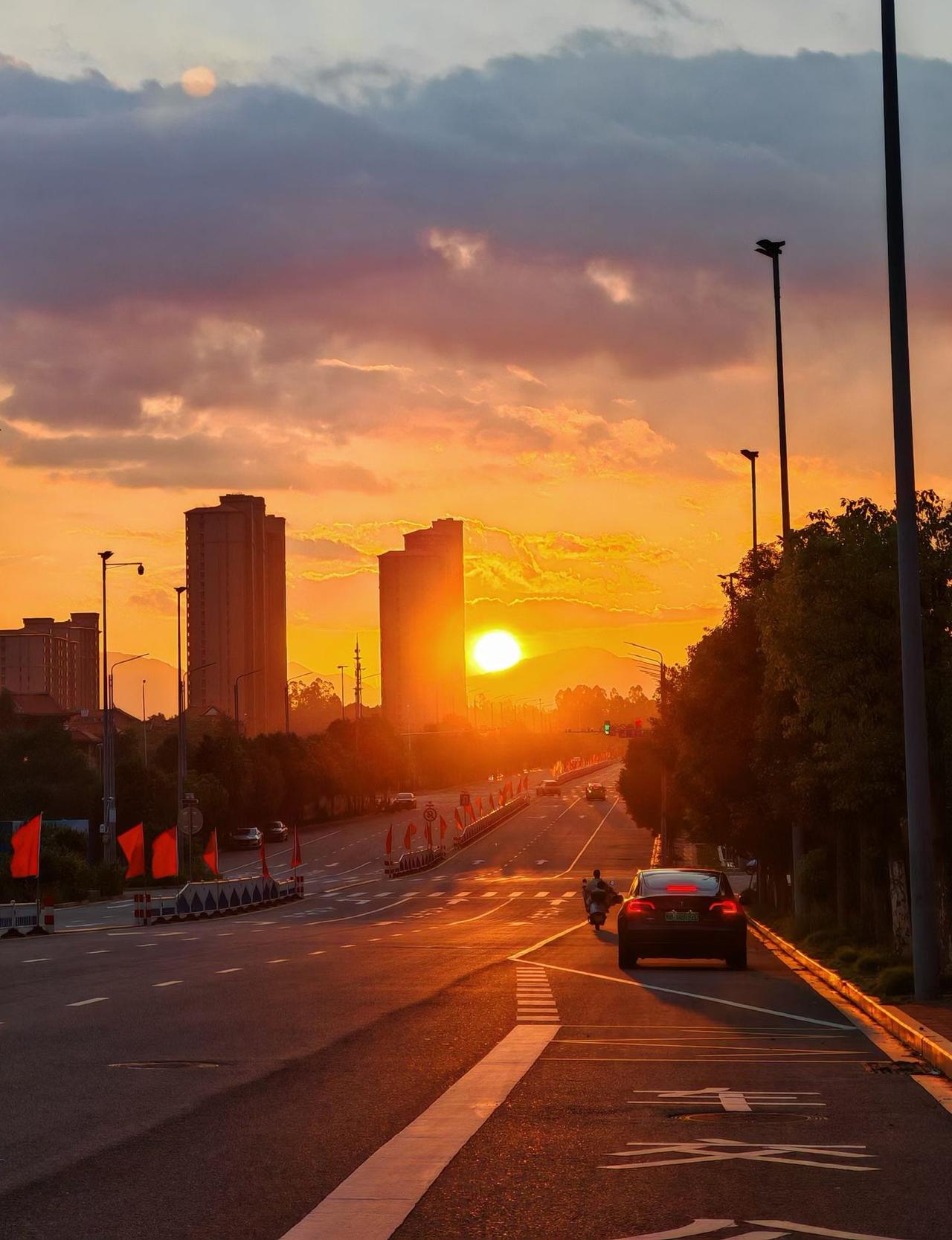 今日份专属夕阳🌇图已送达[6]最美夕阳分享随手拍下的风景照 你拍的风景照发出来
