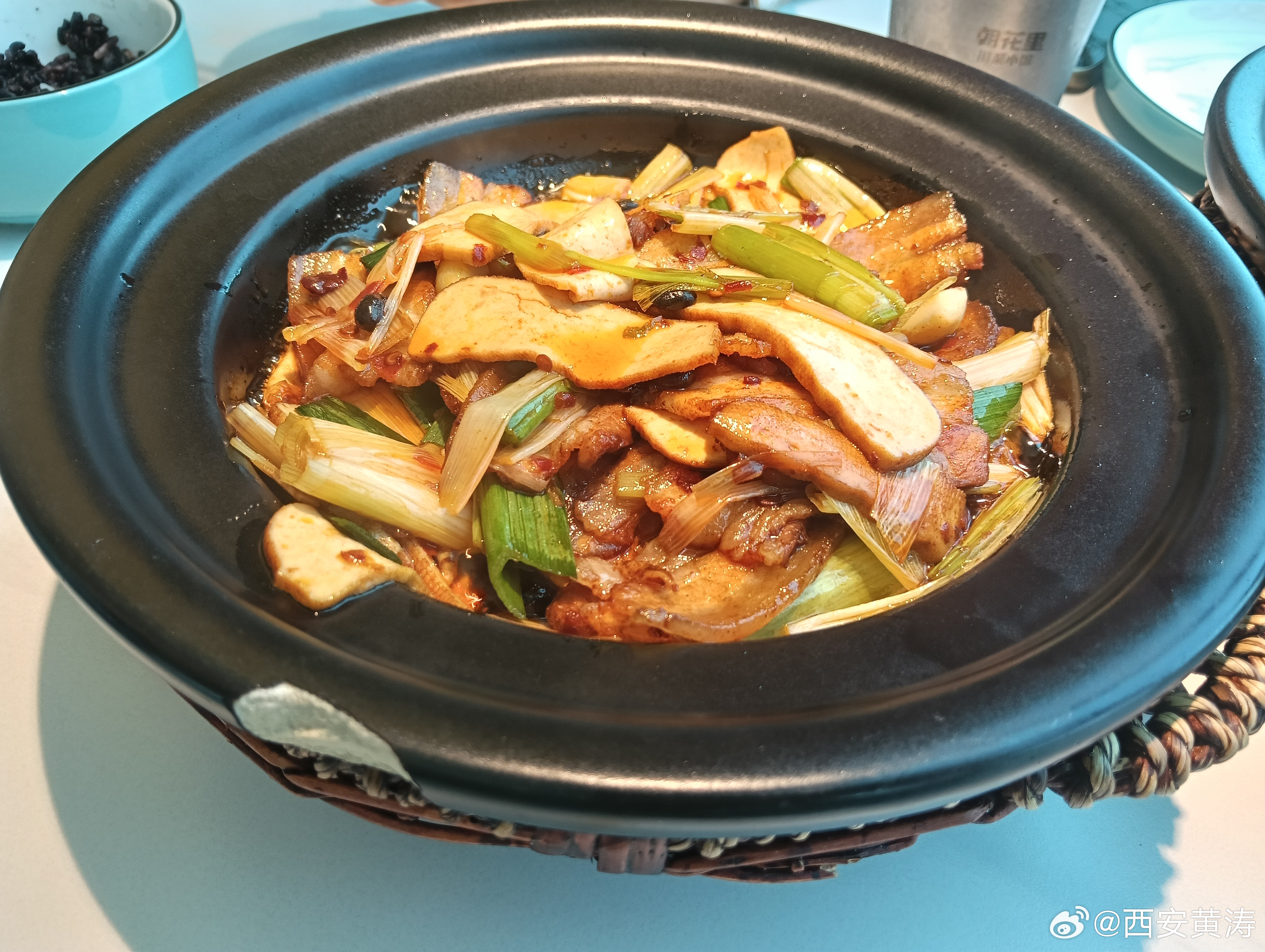 【周末约饭：朝花里川菜小馆】找一安逸之处，享受凉爽，周末约饭，《朝花里川菜小馆》