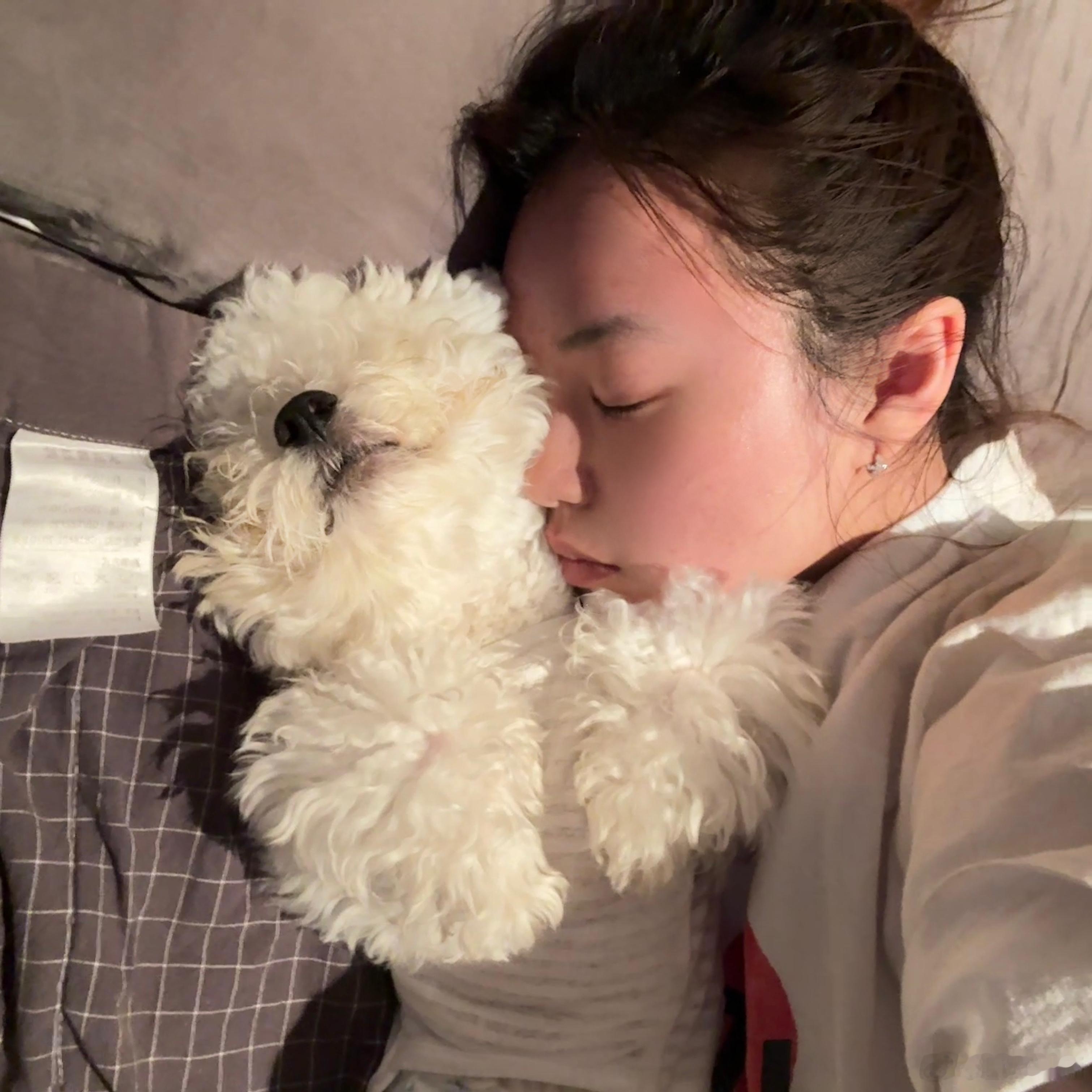我每晚就这样幸福的入睡 ​​​