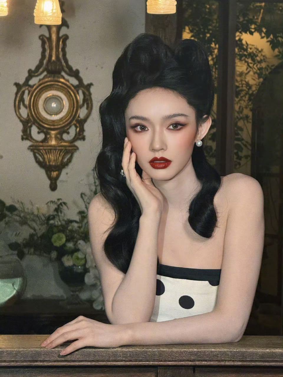 林允尖叫之夜复古波点造型林允复古波点造型好美好有气质 