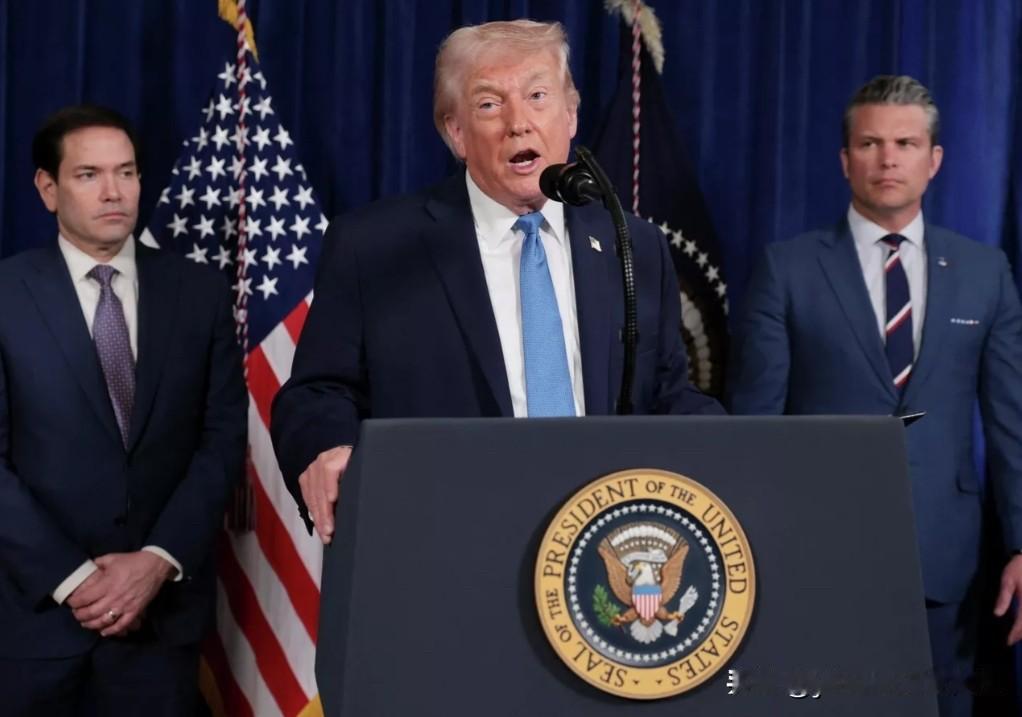 WSJ今天援引知情人士消息源报道，战争部和白宫联合向特朗普提交了针对伊朗的军事打