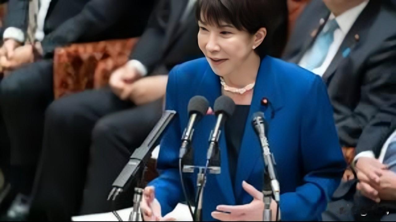 高市思苗太会装了！
​11日22日，高市早苗在出席南非G20会议，结果迟到一个多