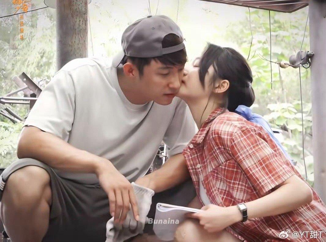 黄景瑜关晓彤新剧预热哦哟，黄景瑜、关晓彤新剧《岁月有情时》开播倒计时，黄景瑜和关