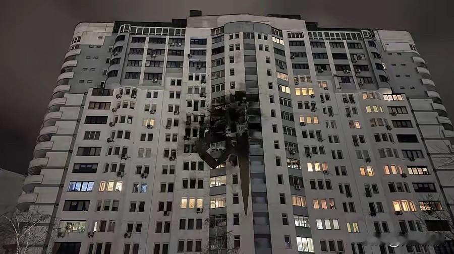 泽连斯基指责俄罗斯不讲武德，根据乌方数据，俄军在一个星期之内，就向乌克兰扔去了上