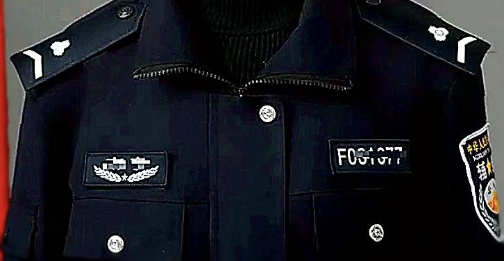 同样身为政府合同工，若让我选择，我更青睐辅警工作。

理由主要有三点：

其一，