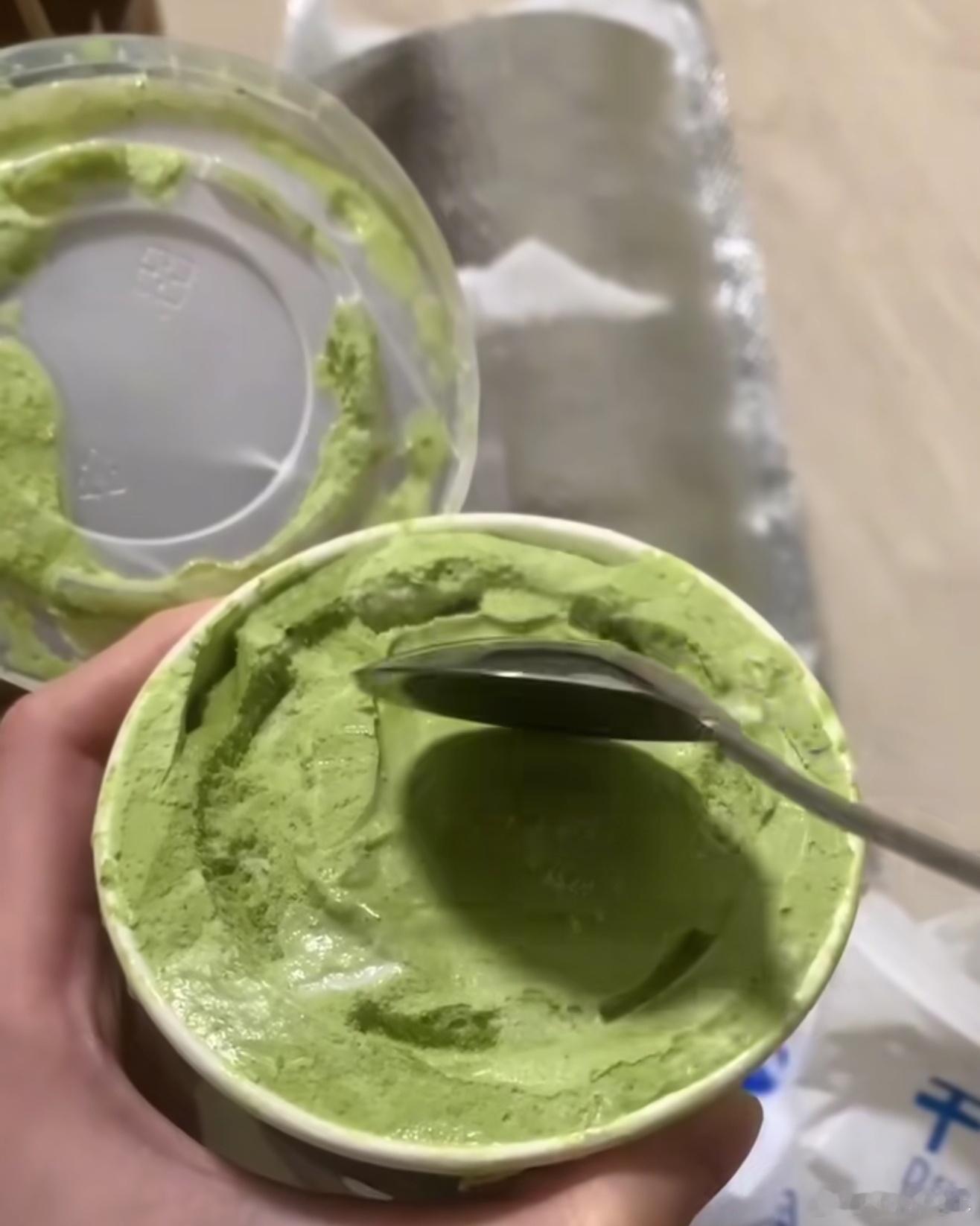 疯狂动物城 邦邦硬DQ冰激凌真的好吃吗？等我去看这部电影的时候也要买一个尝尝 