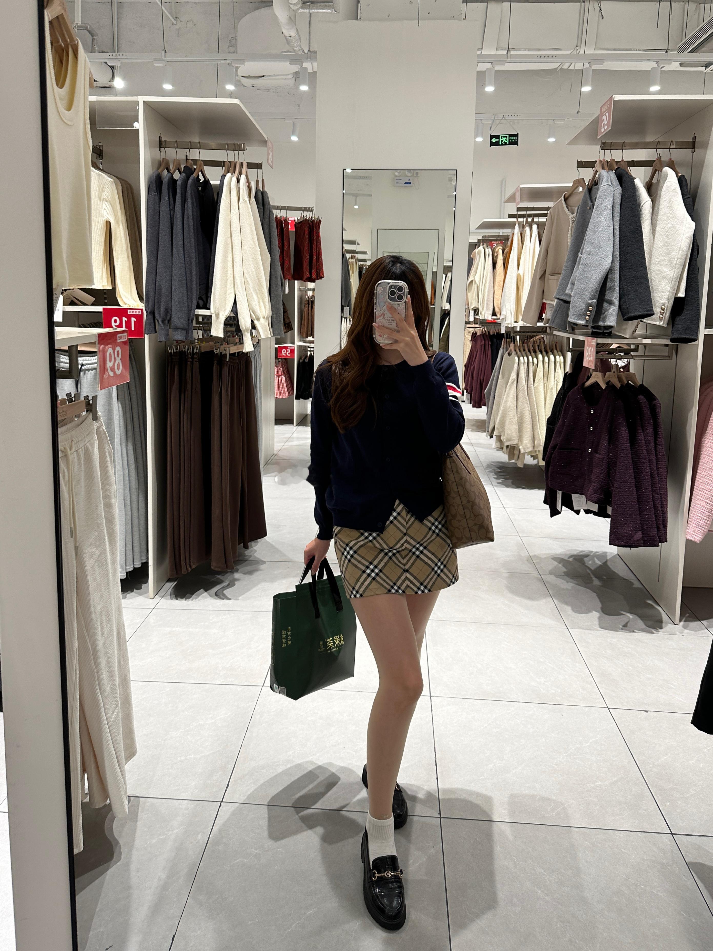 年纪大了也阻挡不了我穿学院风涞觅润丝今天穿什么时尚穿搭