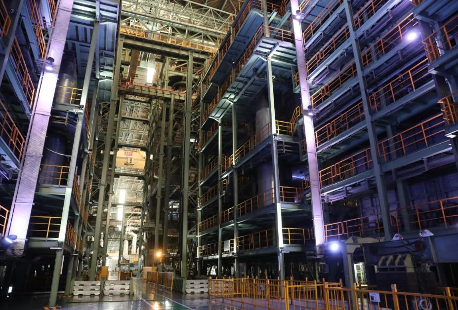 全球第一！中国200万台工业机器人撑起“黑灯工厂”，无人工厂成新潮流
 
中国“