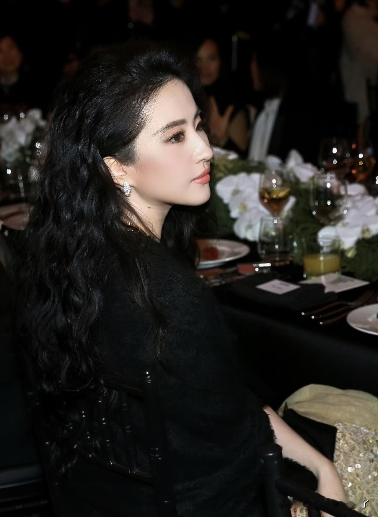这个绝美侧脸，无敌！