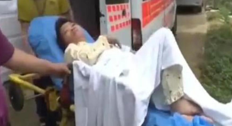 狠心抛夫弃子改嫁23年！如今瘫在床上怕拖累现任丈夫和小女儿，直接让医院把自己送到