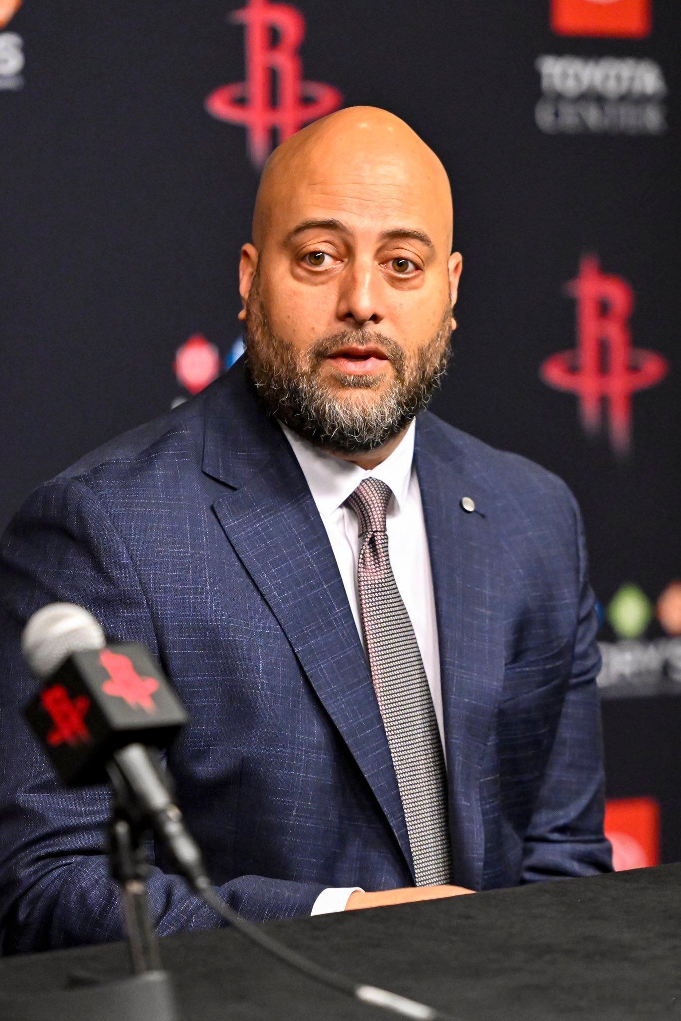 休斯顿火箭休斯顿火箭 斯通：我们一直把阿门看作是一名控卫，他是很出色的球员。“他