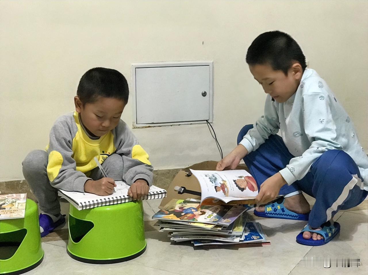 （1427）：孩子，早上好。今天深圳降温，早上只有24摄氏度，明早可能会降温更多