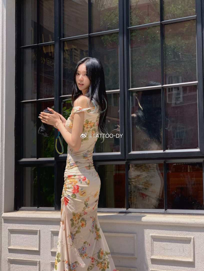 手机拍照真显瘦啊我去 