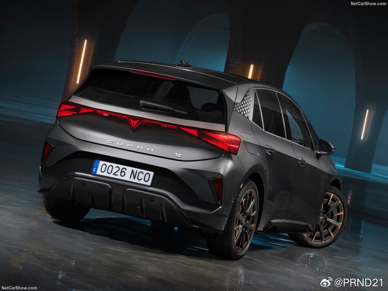 大众旗下的西亚特……不对现在叫Cupra了，新推出了纯电车Born——熟悉的人一